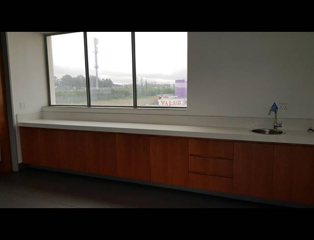 758M² OFFICE TO LET IN KRAAIFONTEIN INDUSTRIA